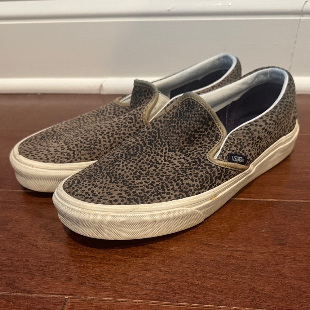 Vans Cheetah Print Slip-On Shoes loafers size women’s size 9 men’s size 7 1/2